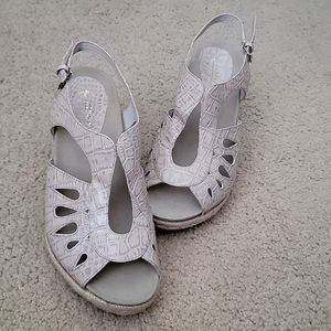 Earthies Bali wedge sandals shell Croco leather